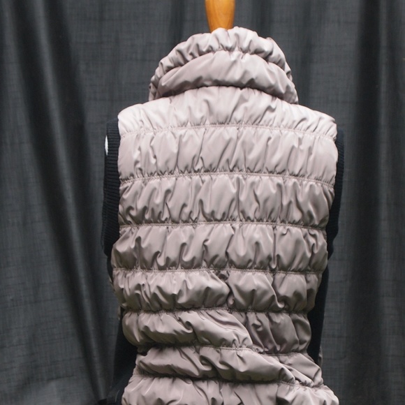 Calvin Klein, Grey/Black Vest - Picture 6 of 13